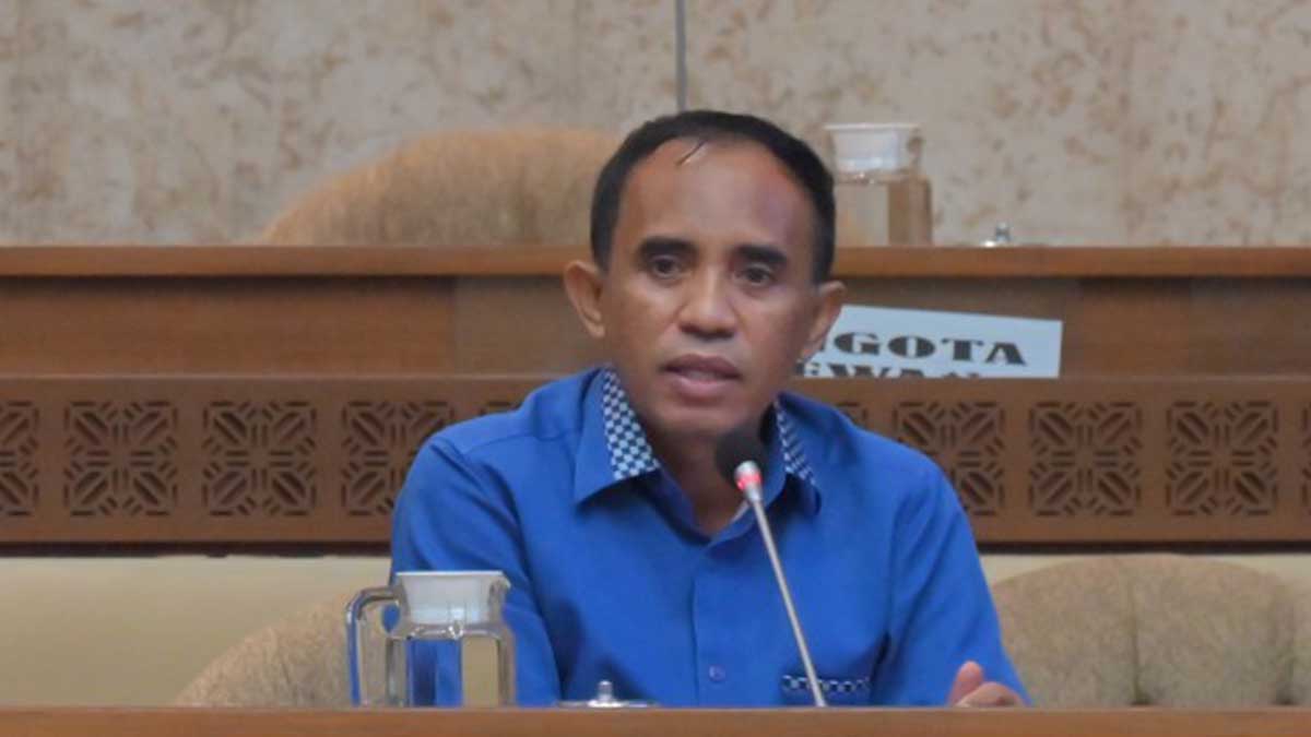 Anwar Hafid Minta Wacana Jalan Berbayar Ditinjau Ulang
