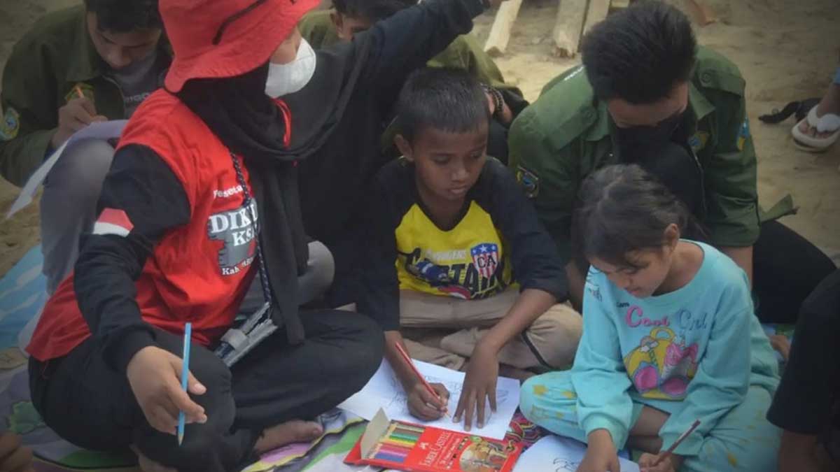 Bersama Forum Anak Daerah Randa Kabilasa, PMI Gelar Kegiatan Trauma Healing Korban Banjir